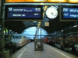 フランクフルト中央駅...フュッセンに向かうために早朝のミュンヘン行きのICEに乗車